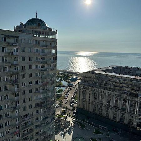 Удобные Апартаменты С Видом На Море バトゥーミ エクステリア 写真